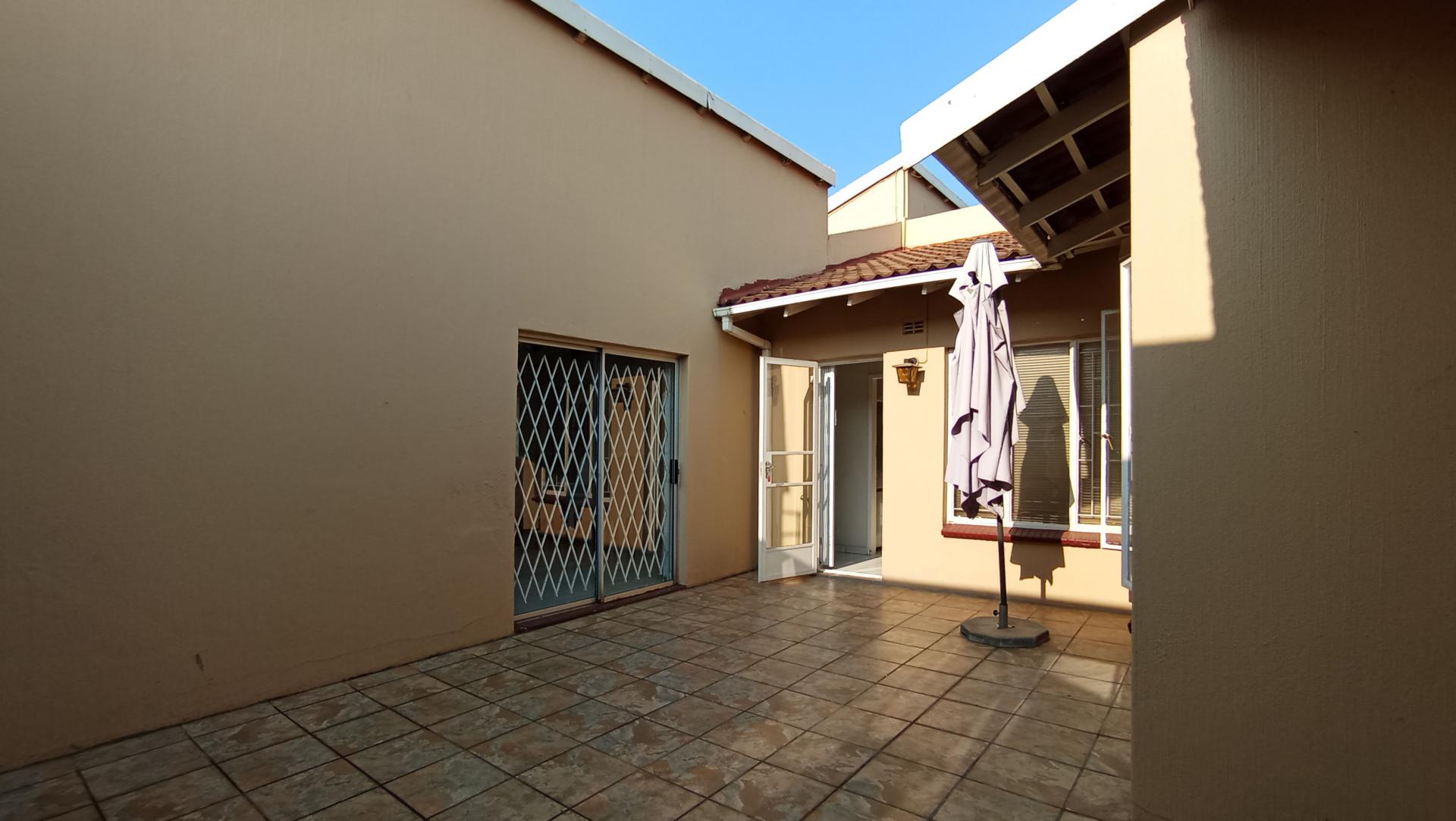 Spaces - 53 square meters of property in Bryanston