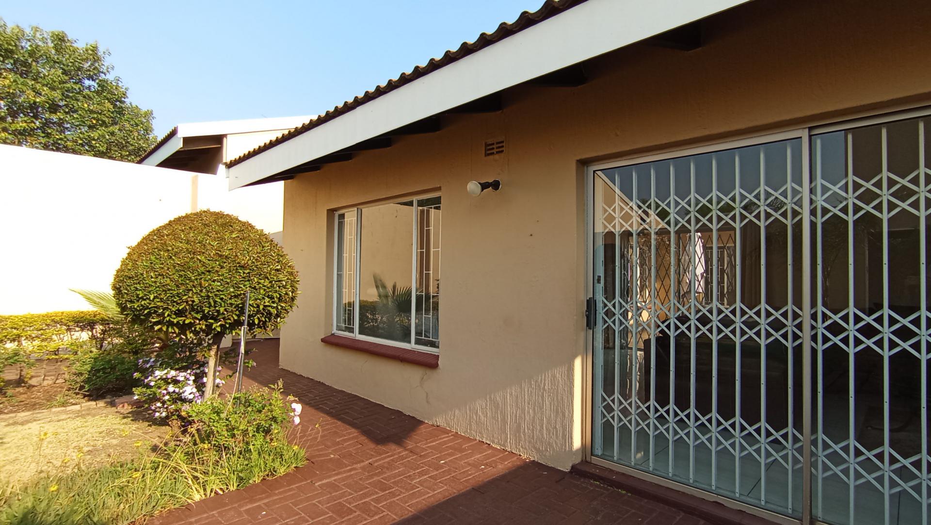 Front View of property in Bryanston