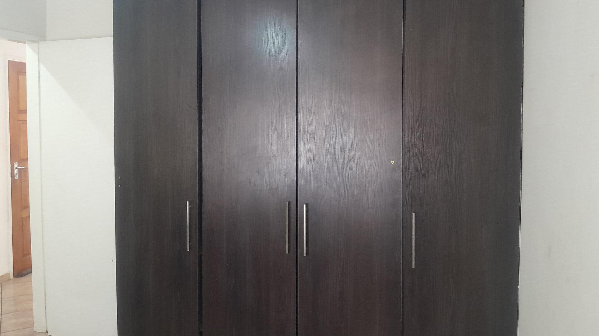 Bed Room 1 of property in Northam