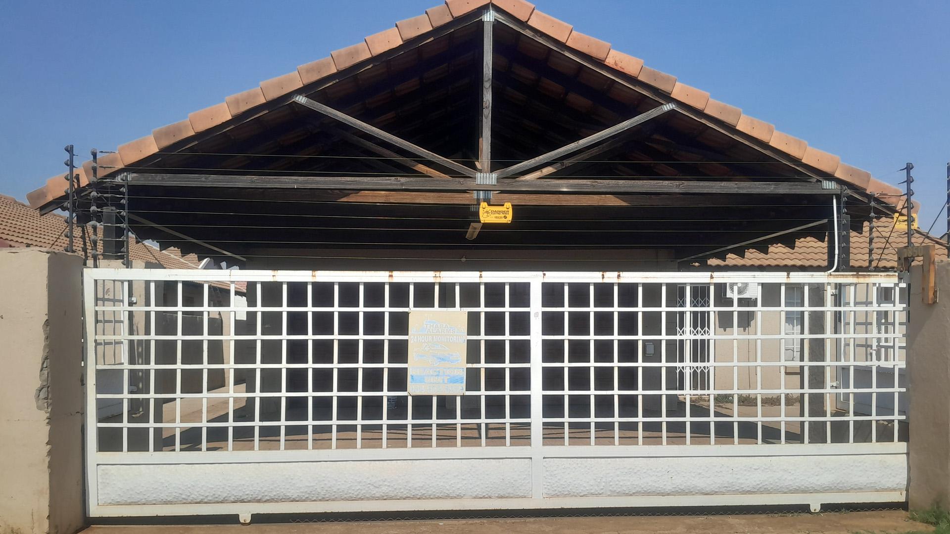 Front View of property in Northam