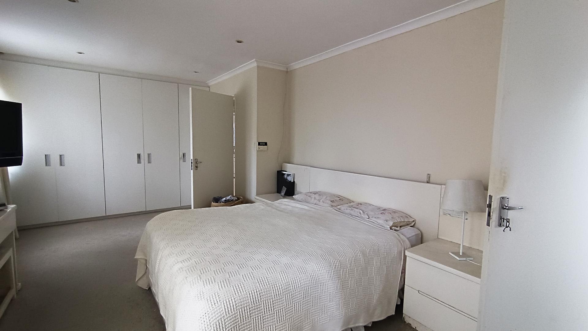 Main Bedroom - 25 square meters of property in Edgemead