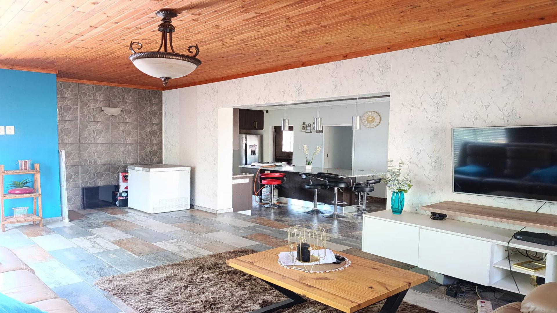 Lounges of property in Pretoria Gardens