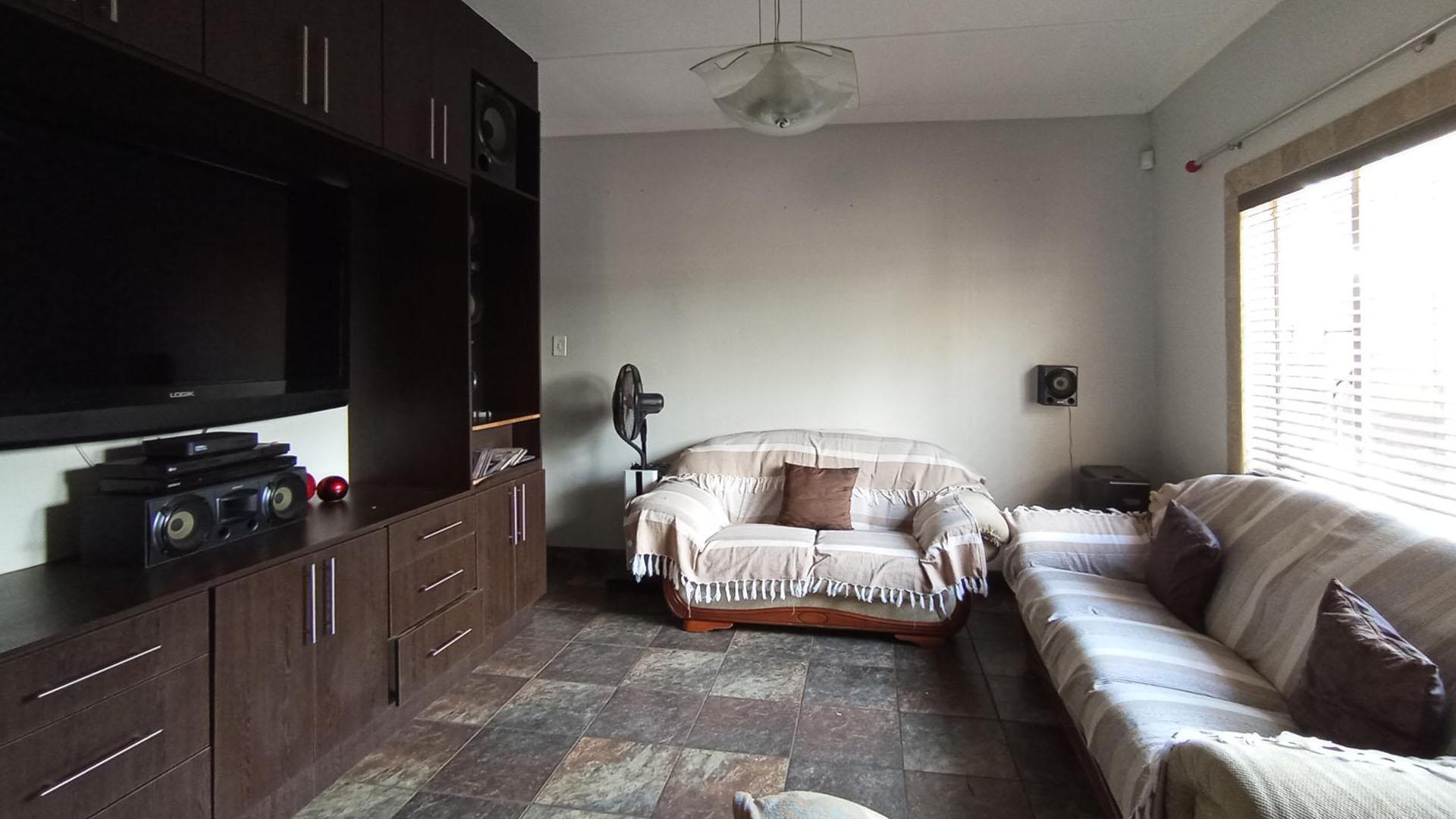 Lounges - 47 square meters of property in Pretoria Gardens