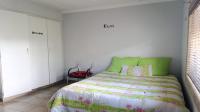 Bed Room 1 of property in Pretoria Gardens