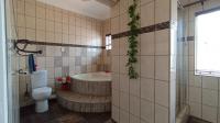 Bathroom 1 - 15 square meters of property in Pretoria Gardens