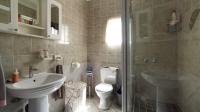 Main Bathroom - 5 square meters of property in Pretoria Gardens