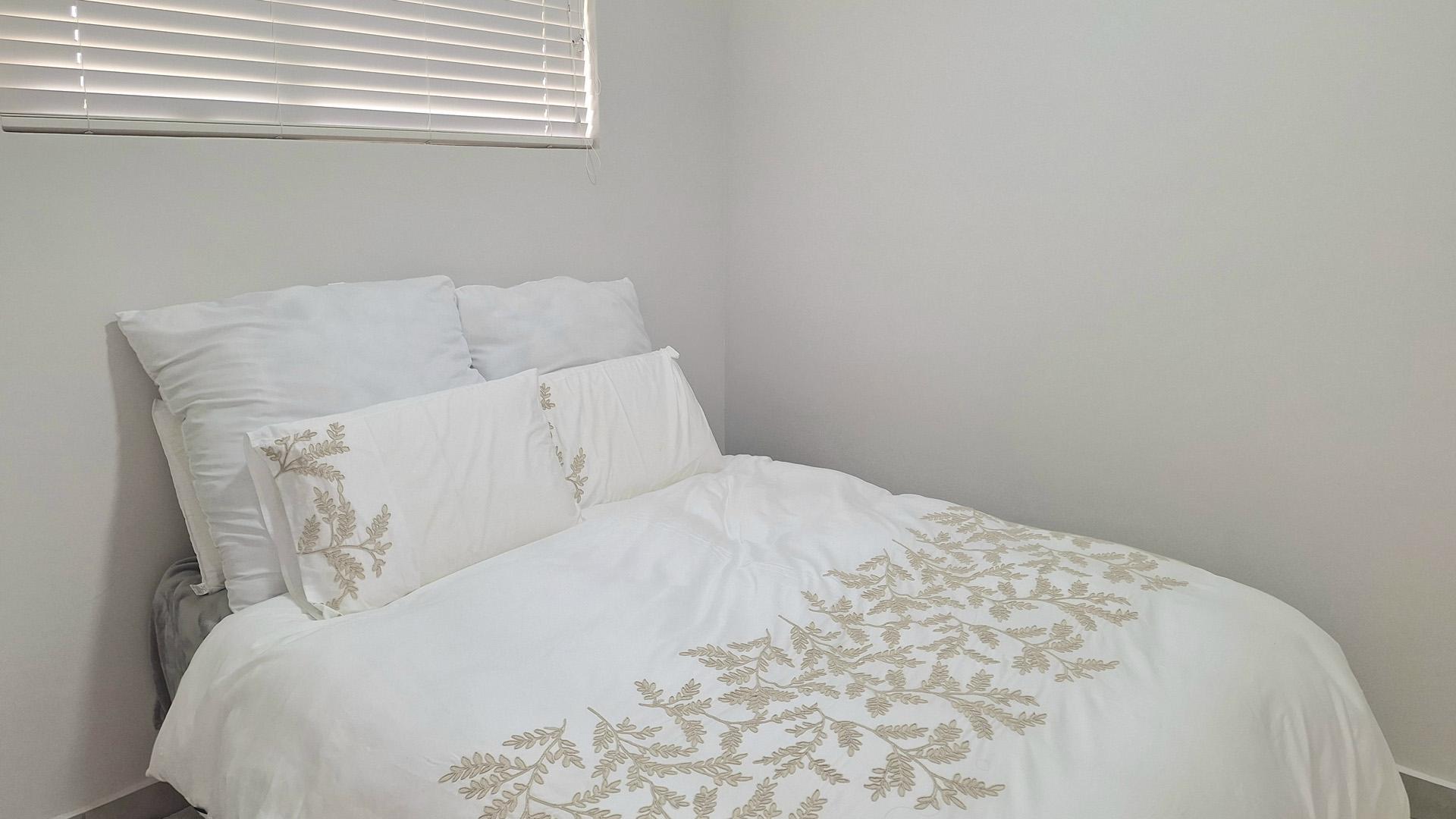 Bed Room 1 of property in Hayfields