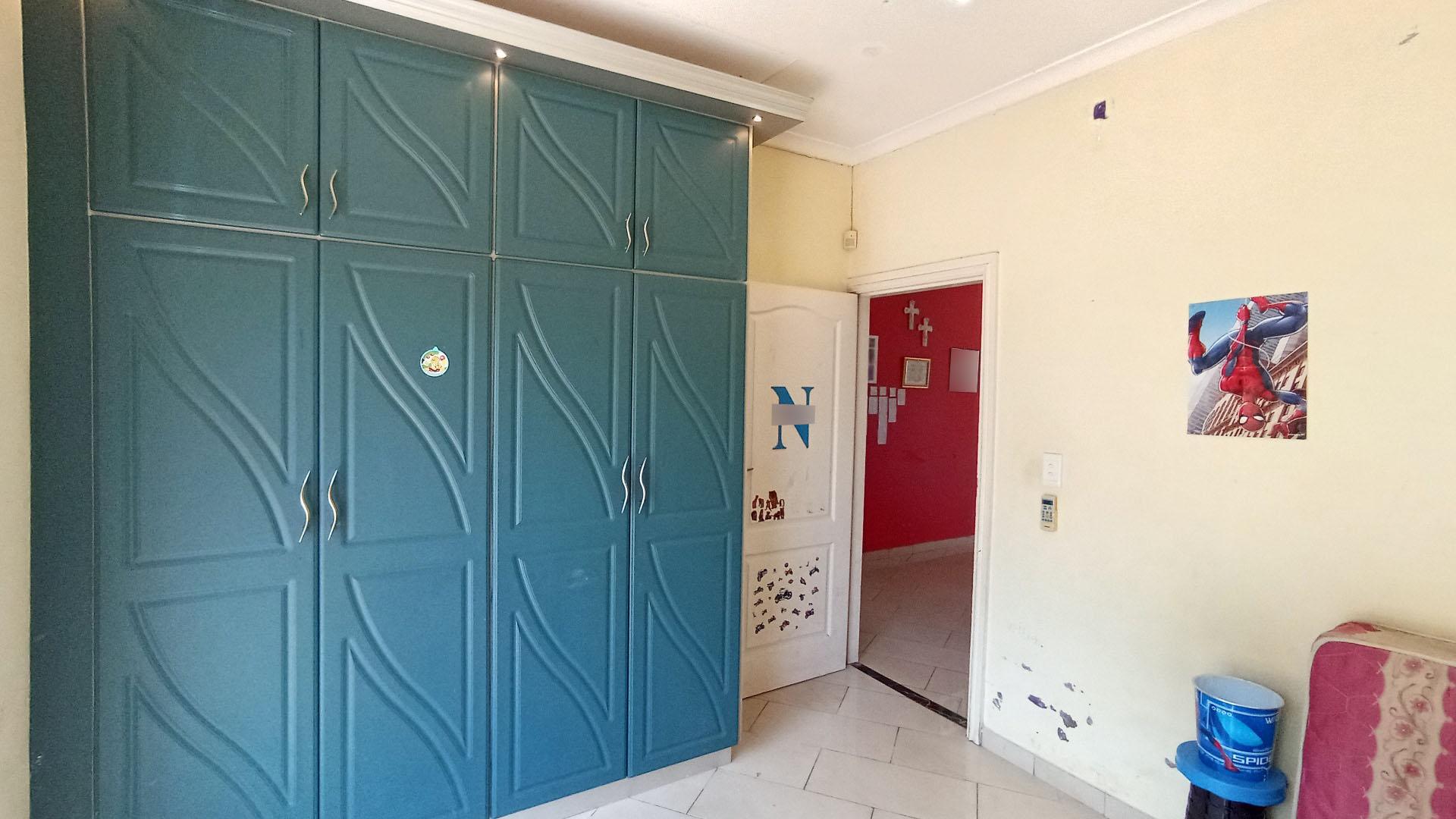 Bed Room 2 - 14 square meters of property in Umhlanga Rocks