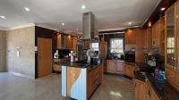 Kitchen - 29 square meters of property in Umhlanga Rocks