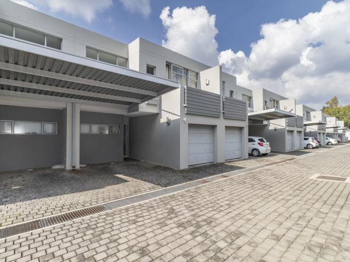 2 Bedroom Simplex to Rent in Bryanston East - Property to rent - MR690255
