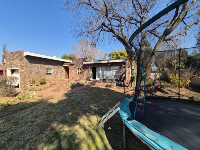 3 Bedroom House for Sale For Sale in Kibler Park - MR690268