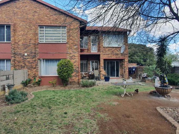 3 Bedroom Simplex for Sale For Sale in Brackenhurst - MR690283