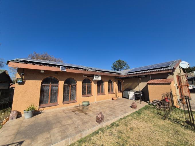 4 Bedroom House for Sale For Sale in Brackenhurst - MR690292
