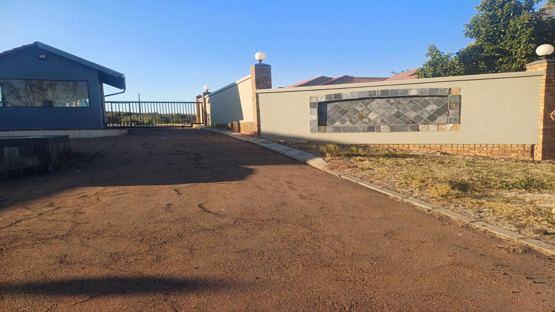 Front View of property in Cullinan