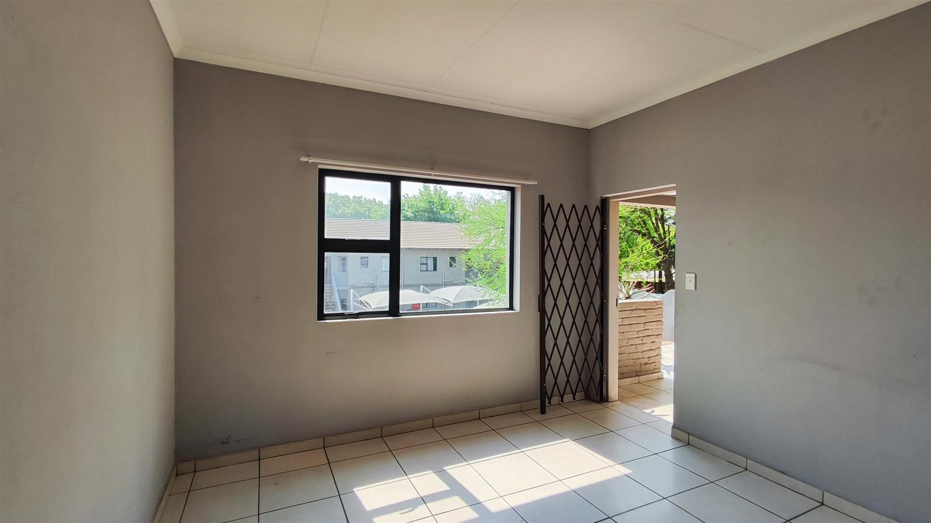 Lounges - 15 square meters of property in Rynfield AH