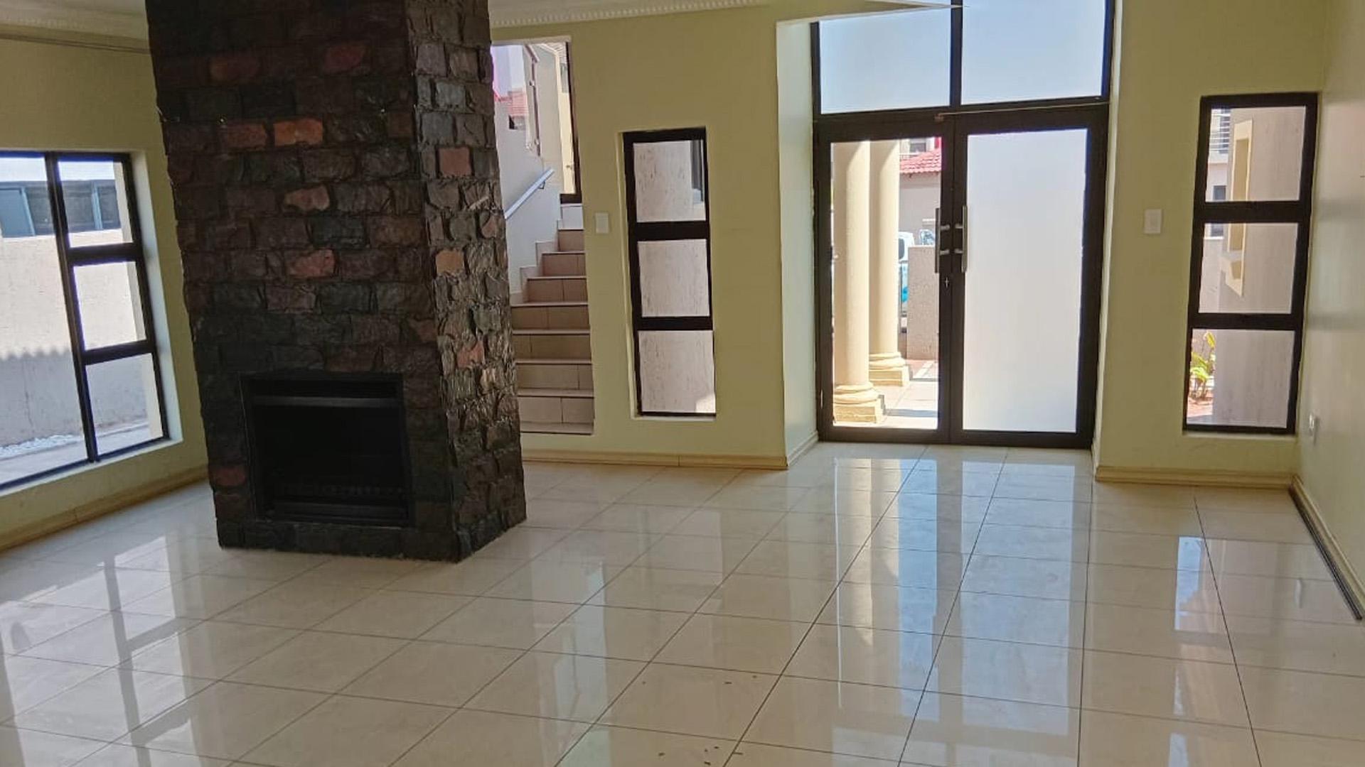 Lounges of property in Bendor