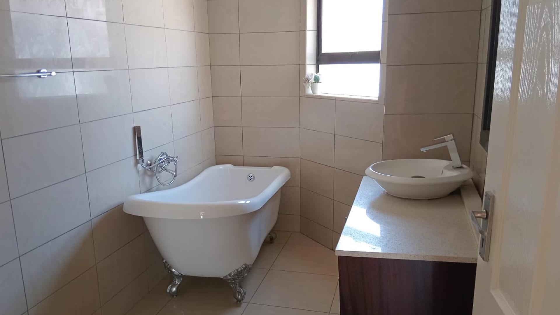 Bathroom 3+ of property in Bendor