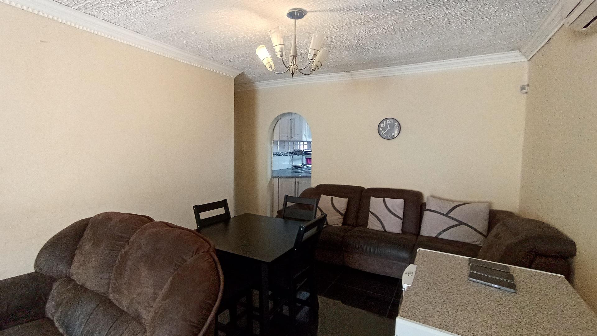 Dining Room - 16 square meters of property in Bombay Heights