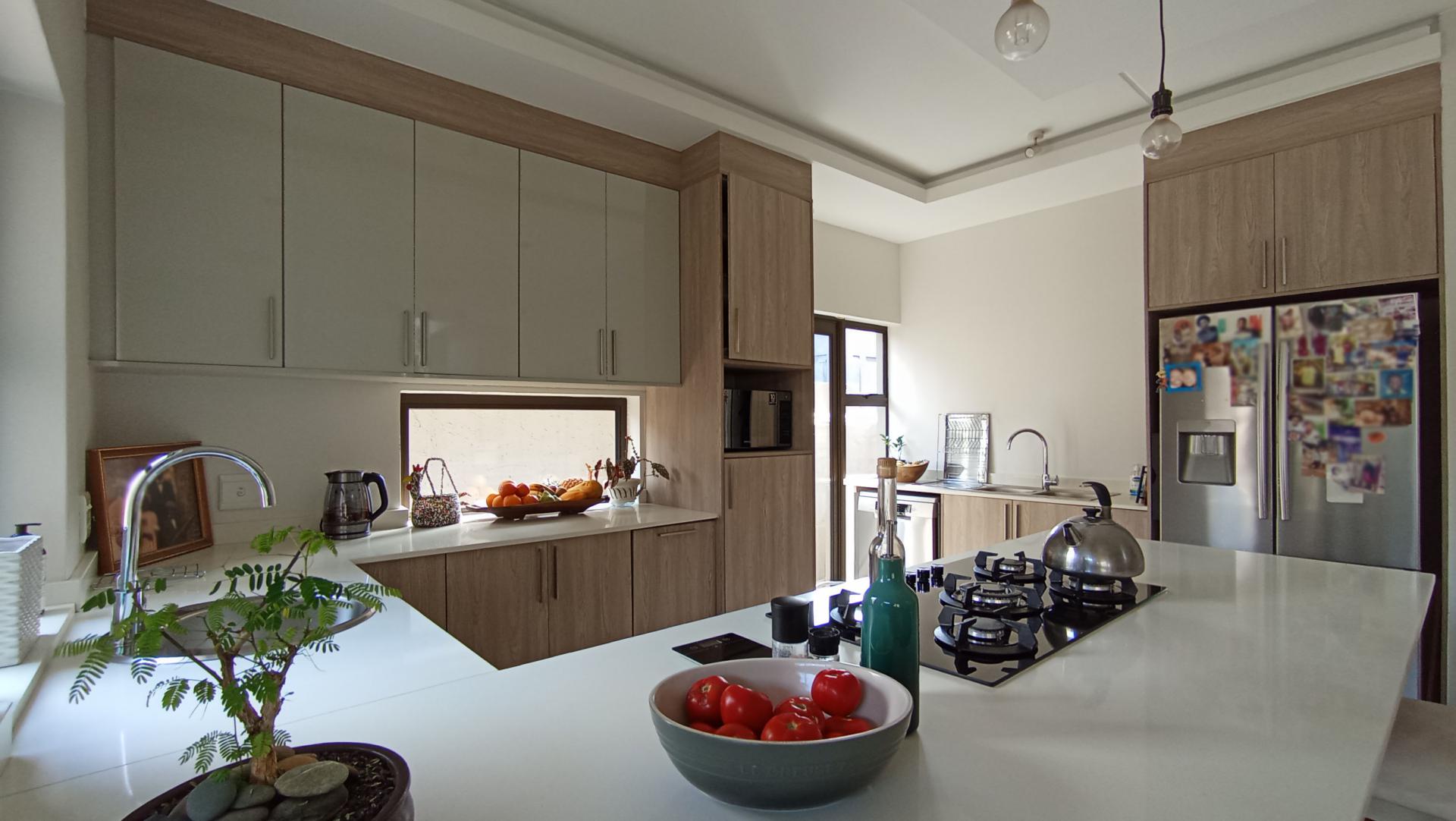 Kitchen - 13 square meters of property in Ferndale - JHB