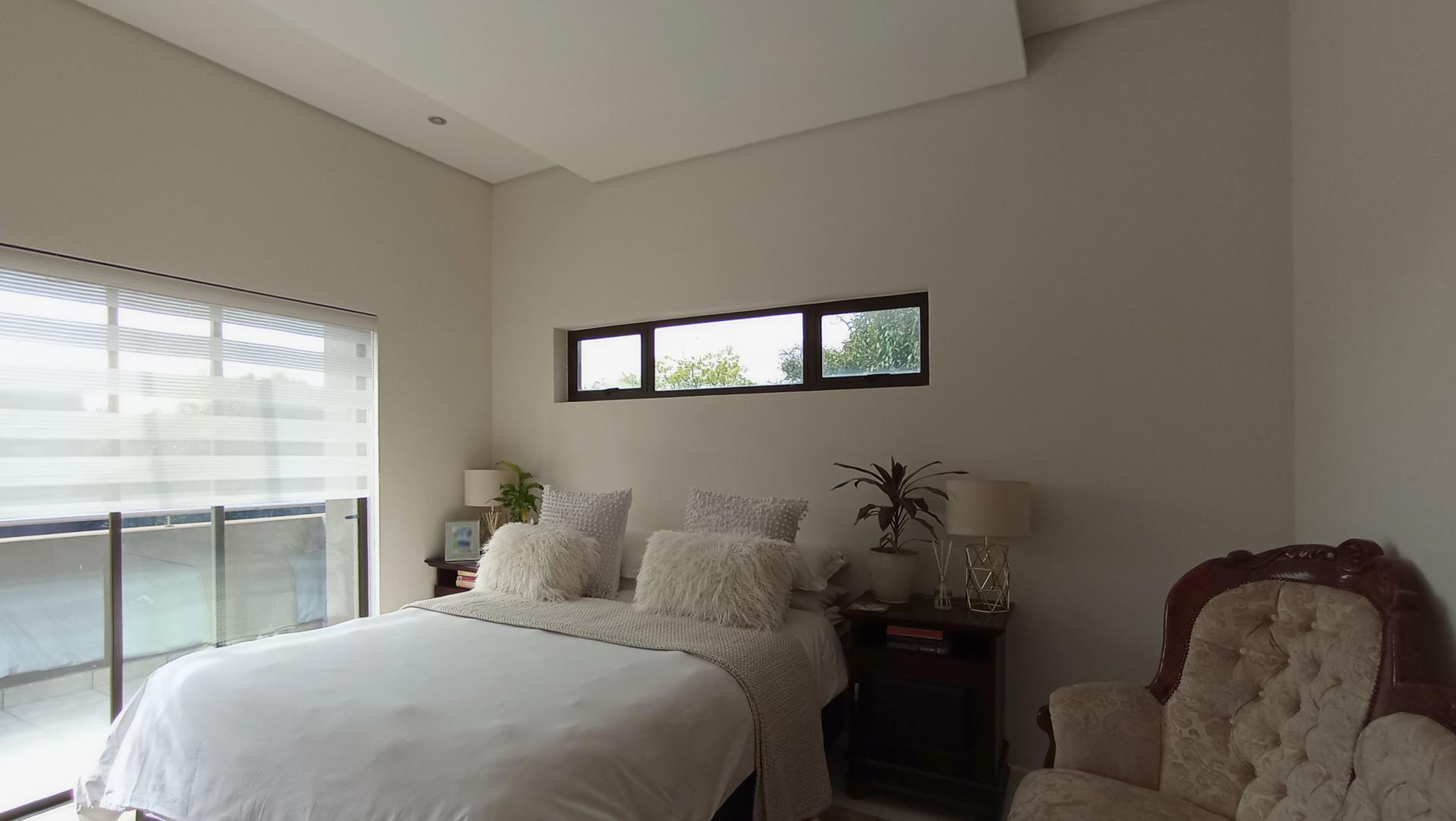 Main Bedroom - 21 square meters of property in Ferndale - JHB