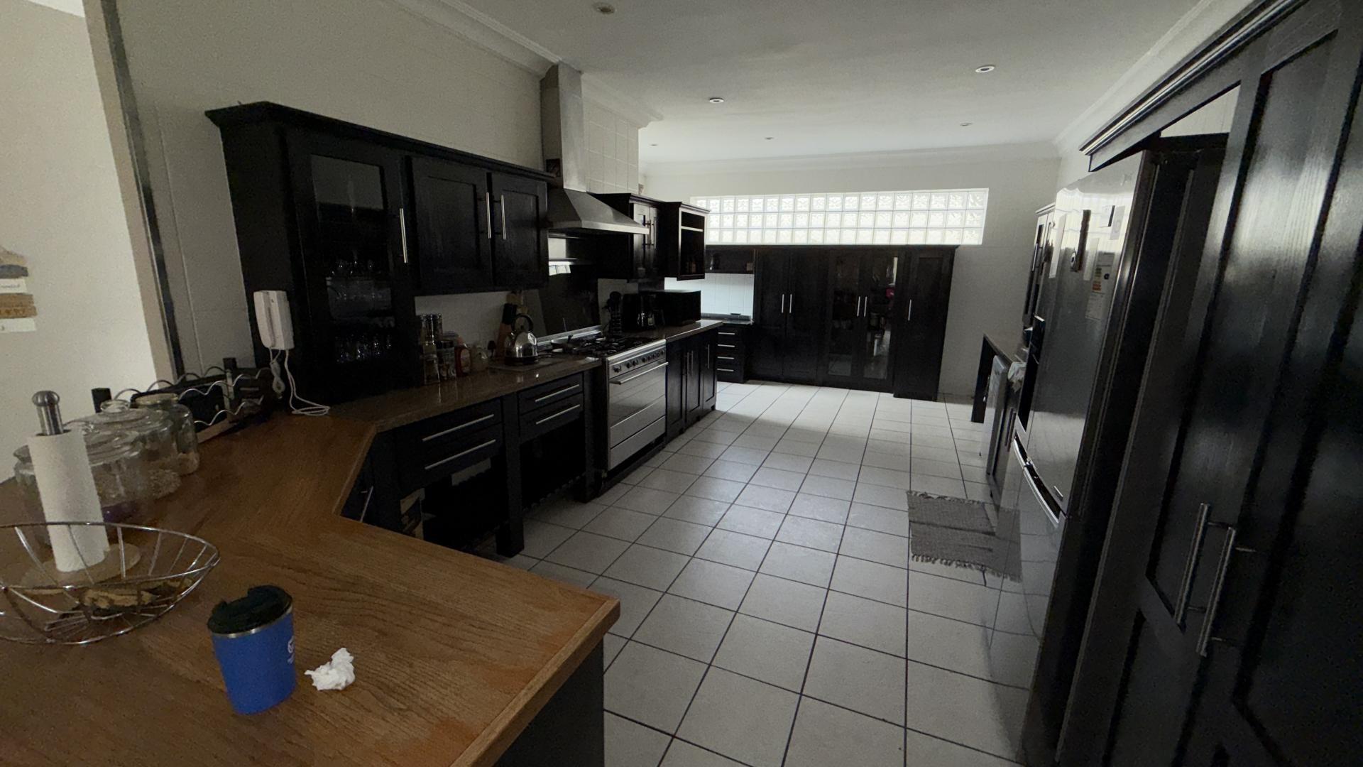 Kitchen of property in Parktown North