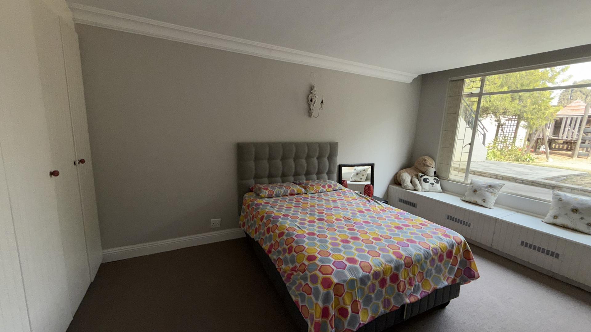 Bed Room 3 of property in Parktown North