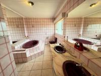  of property in Oakdene