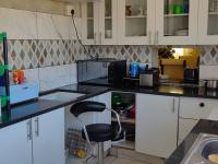  of property in Glenvista