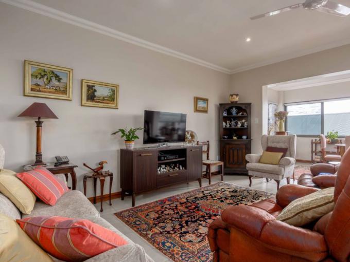 2 Bedroom Apartment for Sale For Sale in Hillcrest - KZN - MR690407