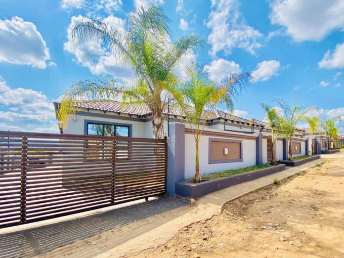 5 Bedroom House for Sale For Sale in Thohoyandou - MR690409