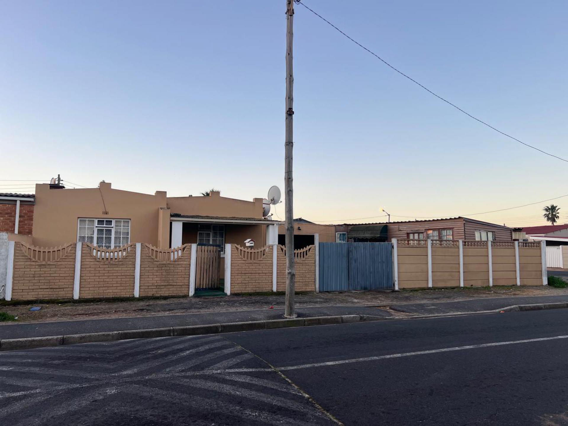  of property in Steenberg