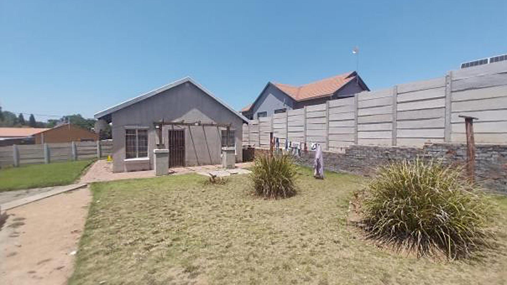 Front View of property in Ermelo