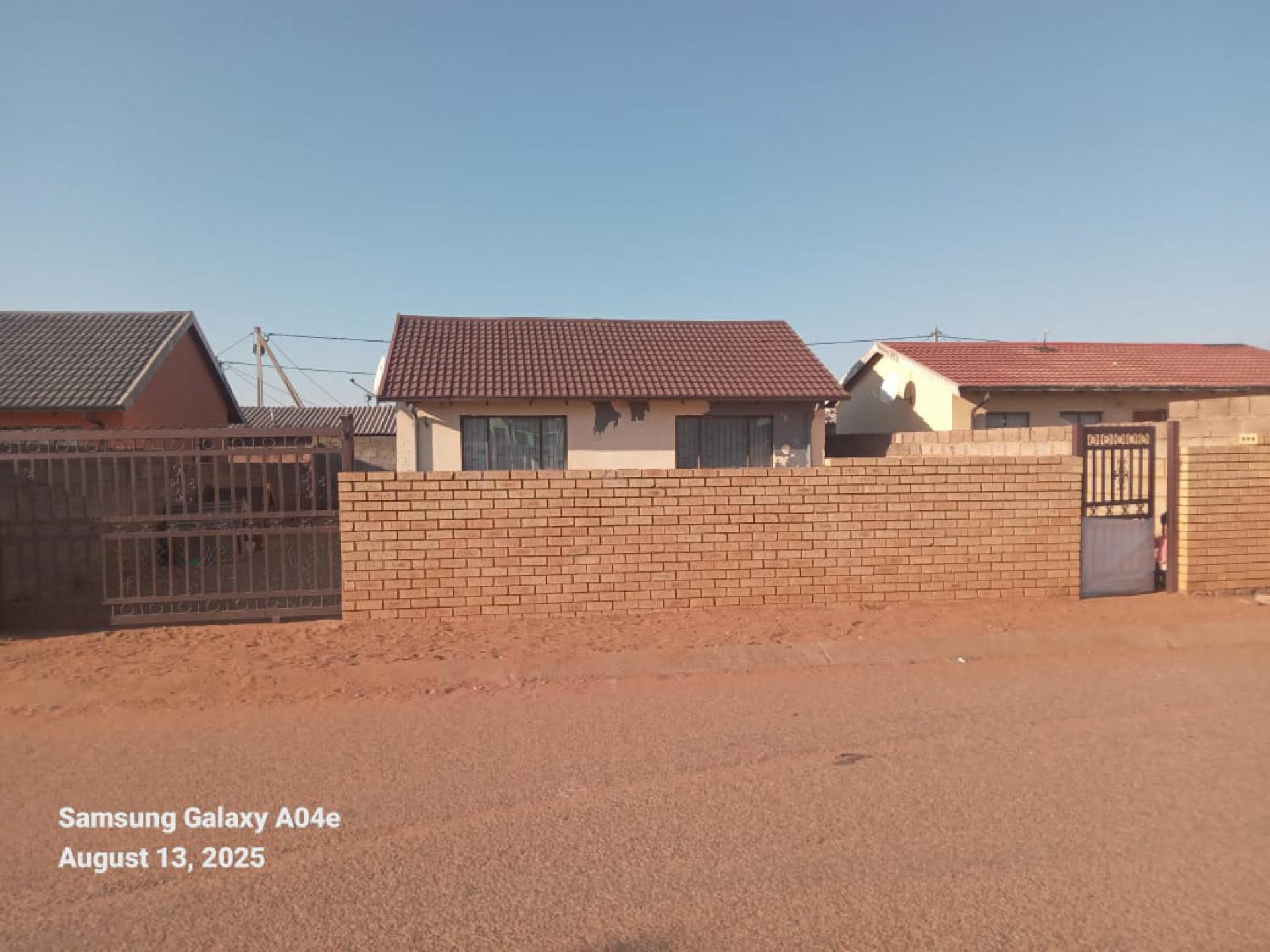  of property in Mohlakeng