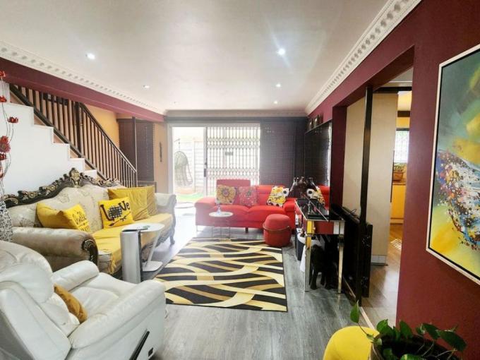 3 Bedroom Duplex for Sale For Sale in Somerset Park - MR690552