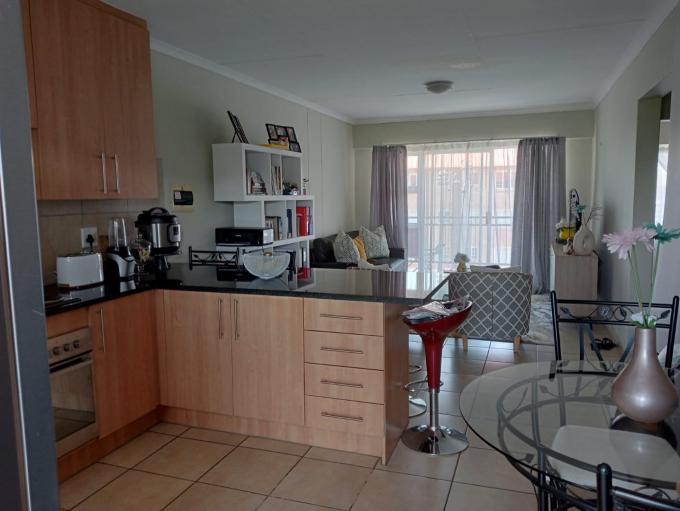 2 Bedroom Apartment for Sale For Sale in Annlin West - MR690581