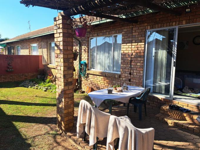 3 Bedroom Sectional Title for Sale For Sale in Doornpoort - MR690585