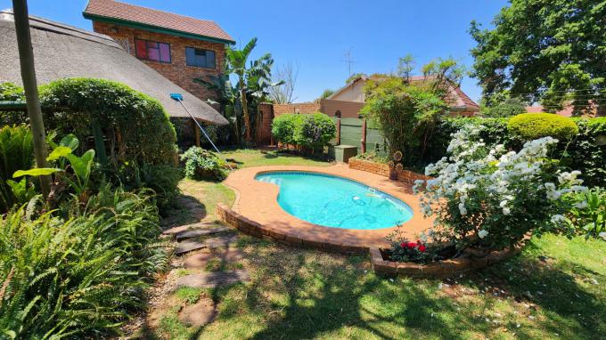 4 Bedroom House for Sale For Sale in Doornpoort - MR690593