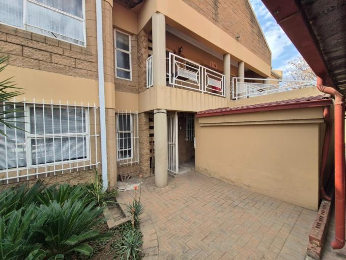 2 Bedroom Simplex for Sale For Sale in Delville - MR690661