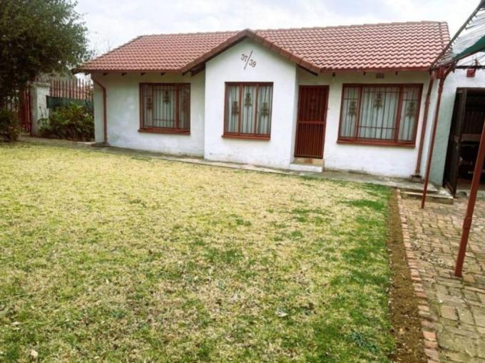 3 Bedroom House for Sale For Sale in Meredale - MR690675