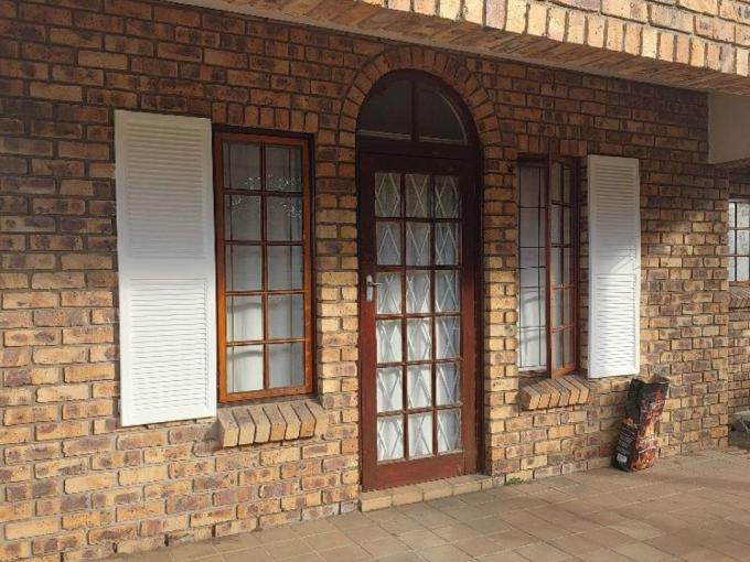 3 Bedroom Sectional Title for Sale For Sale in Arboretum - MR690681