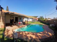  of property in Magalieskruin