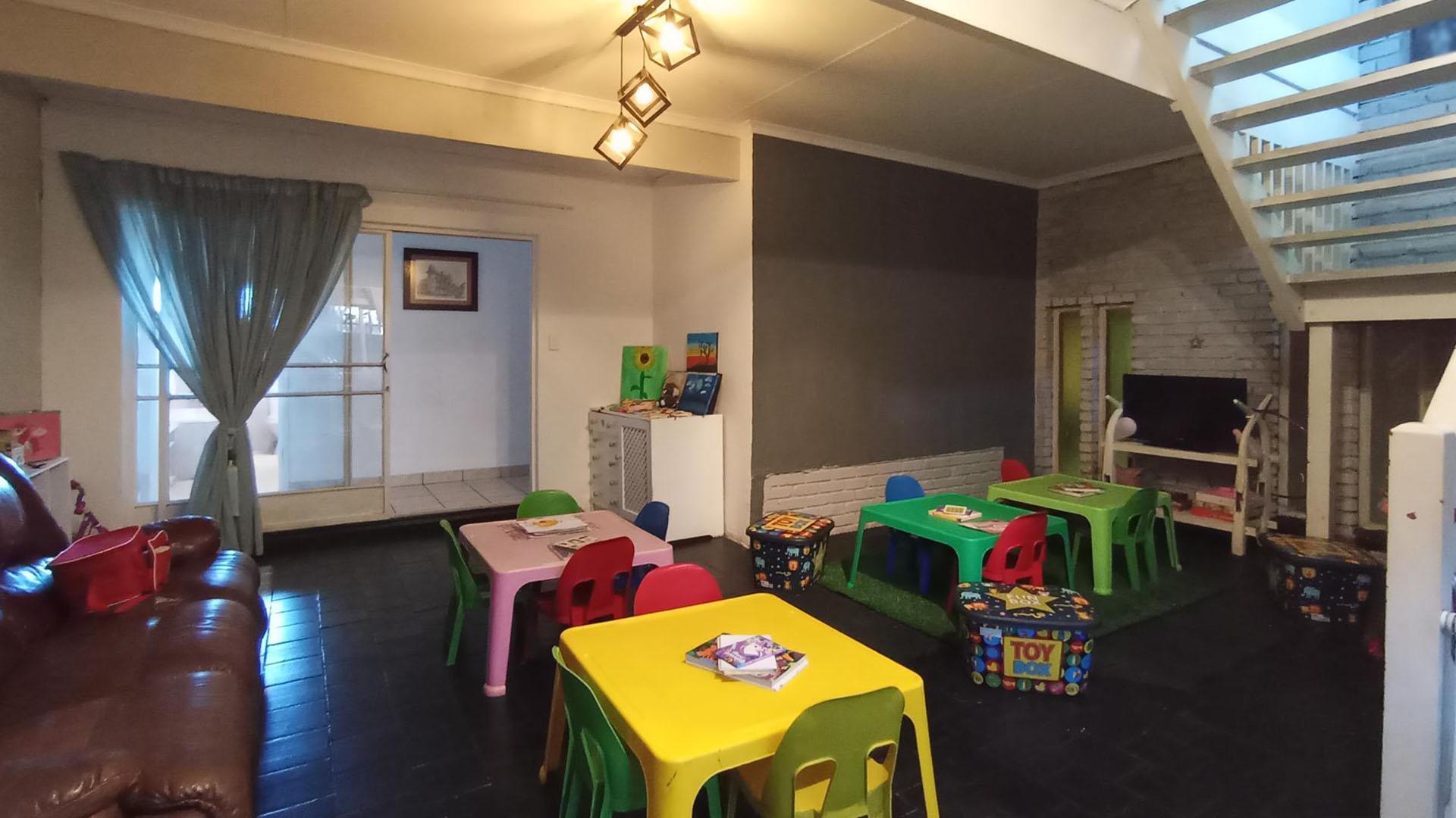 Entertainment of property in Moreletapark