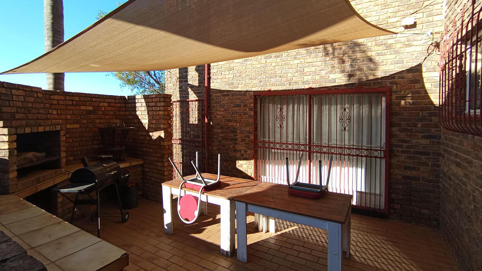 Backyard of property in Moreletapark