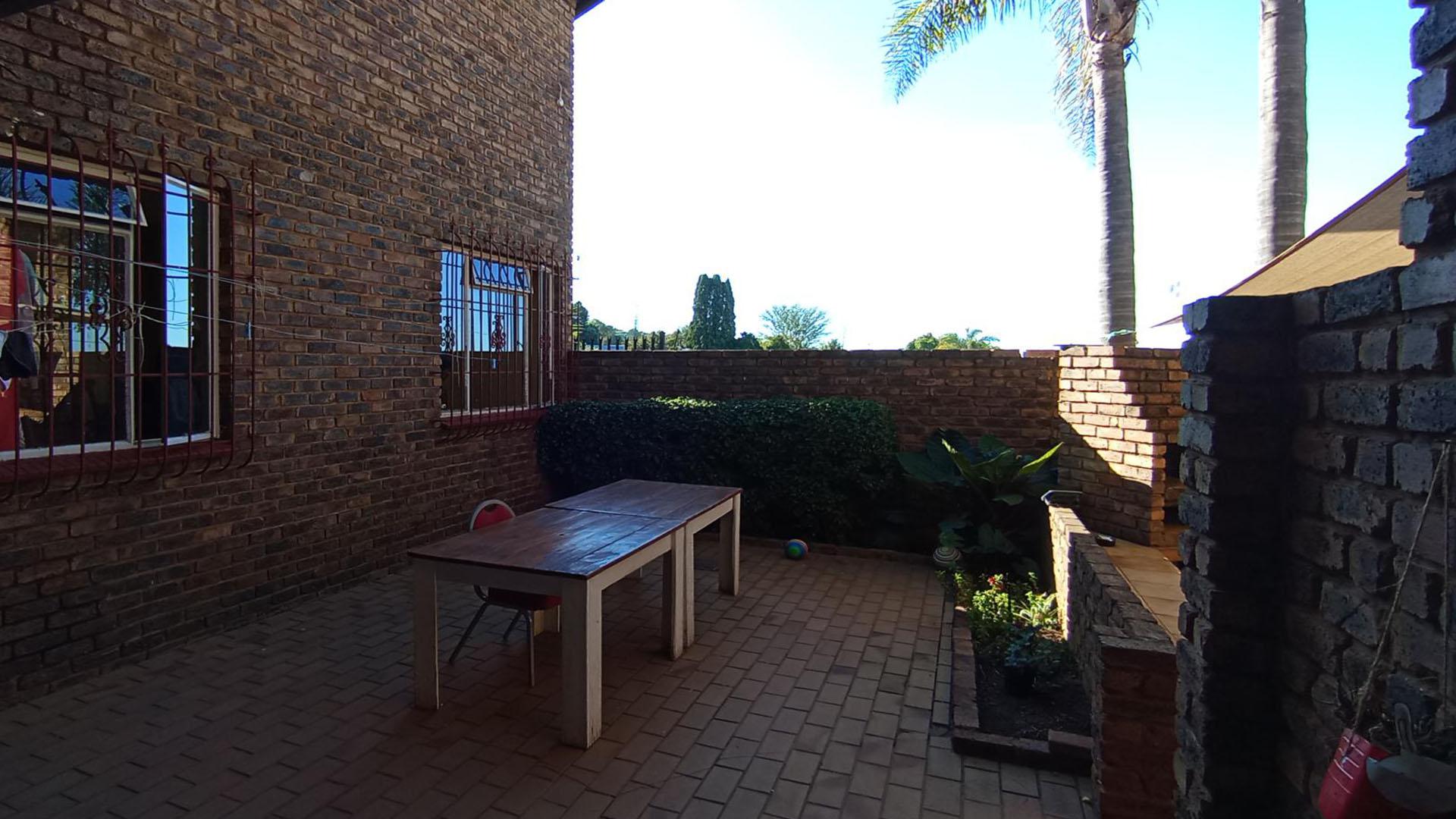 Backyard of property in Moreletapark