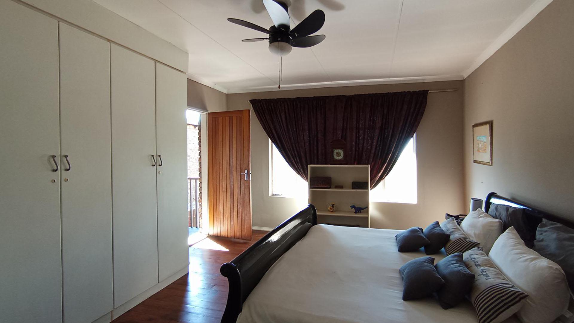 Bed Room 3 of property in Moreletapark