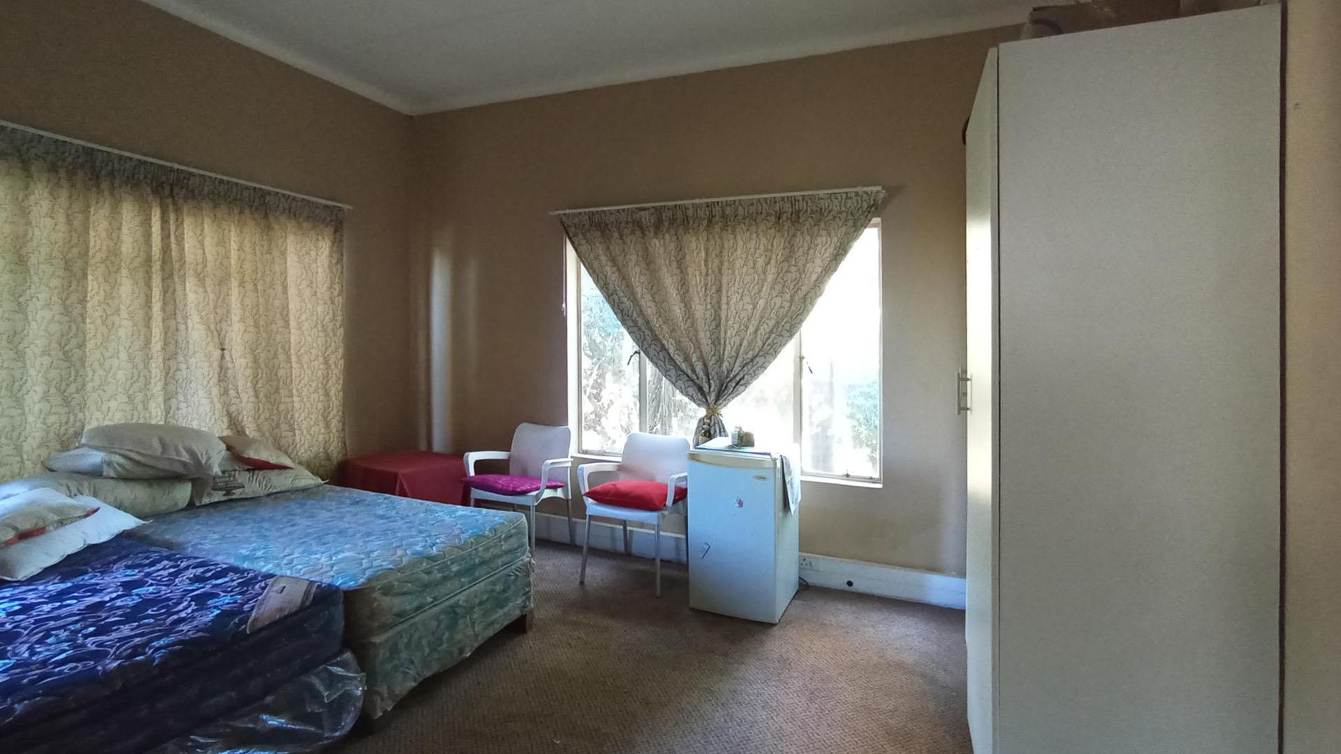 Bed Room 4 - 40 square meters of property in Moreletapark