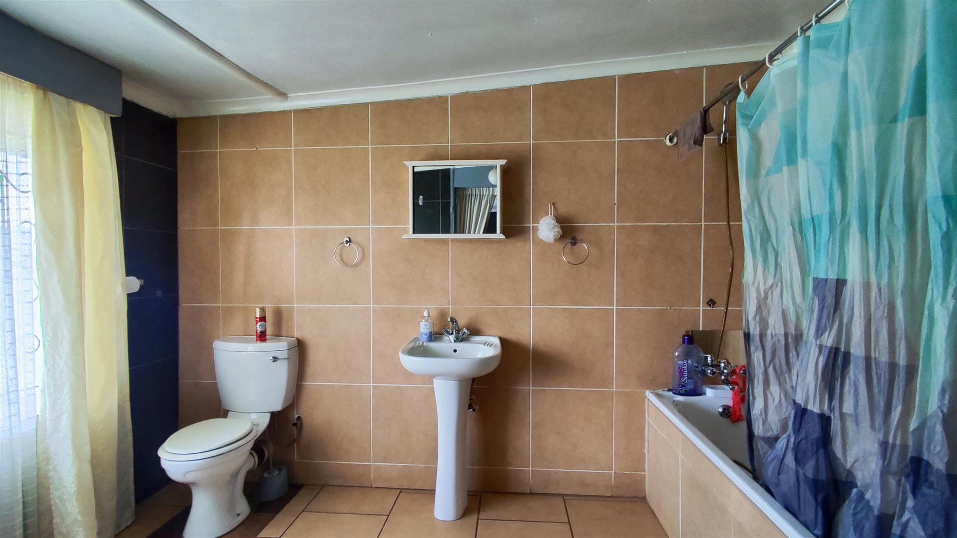 Flatlet - 64 square meters of property in Springs