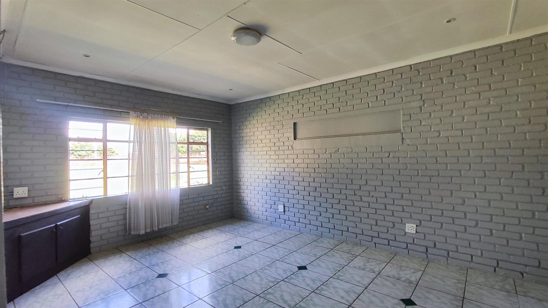 Bed Room 1 - 30 square meters of property in Springs