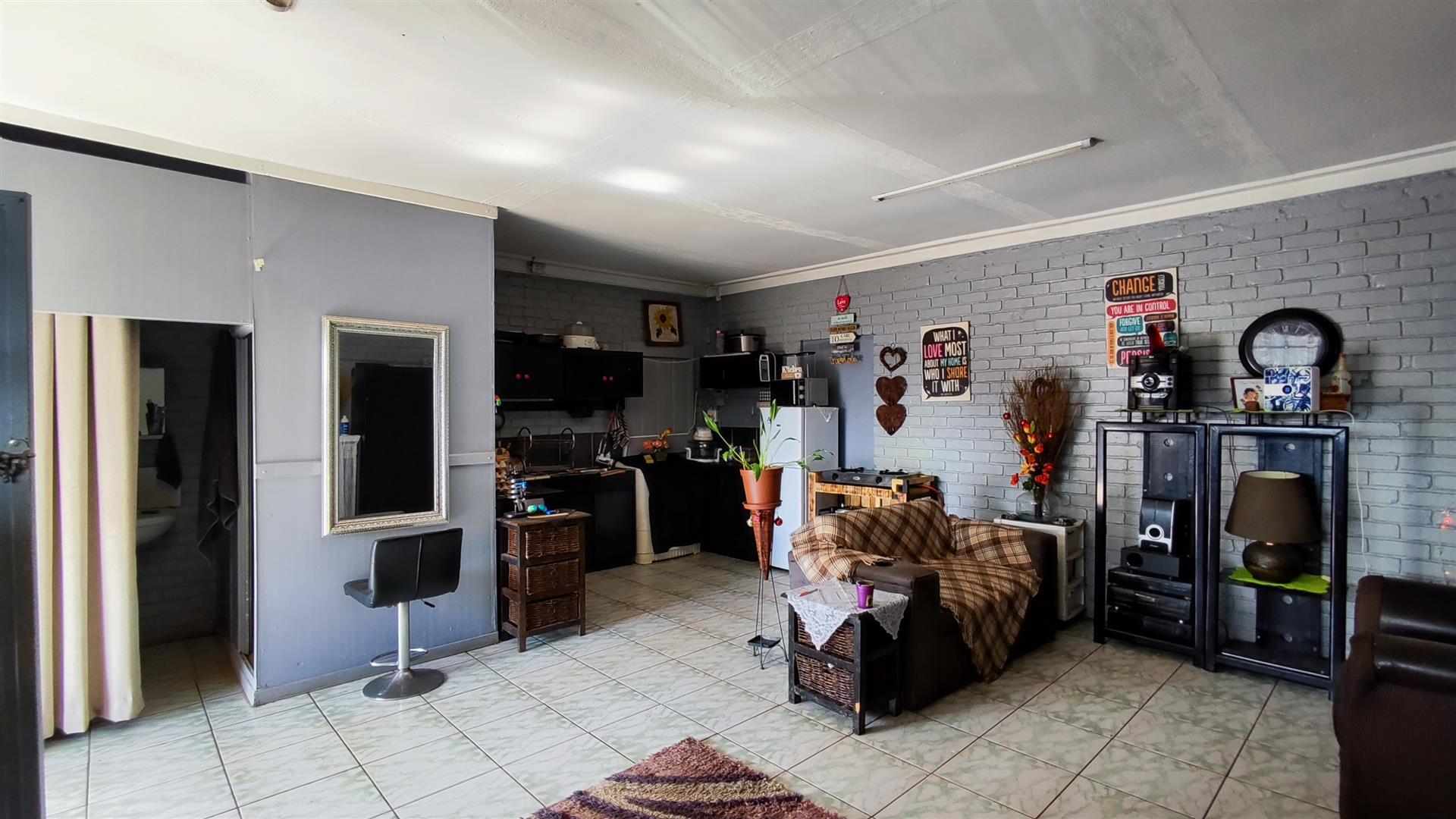 Lounges - 121 square meters of property in Springs