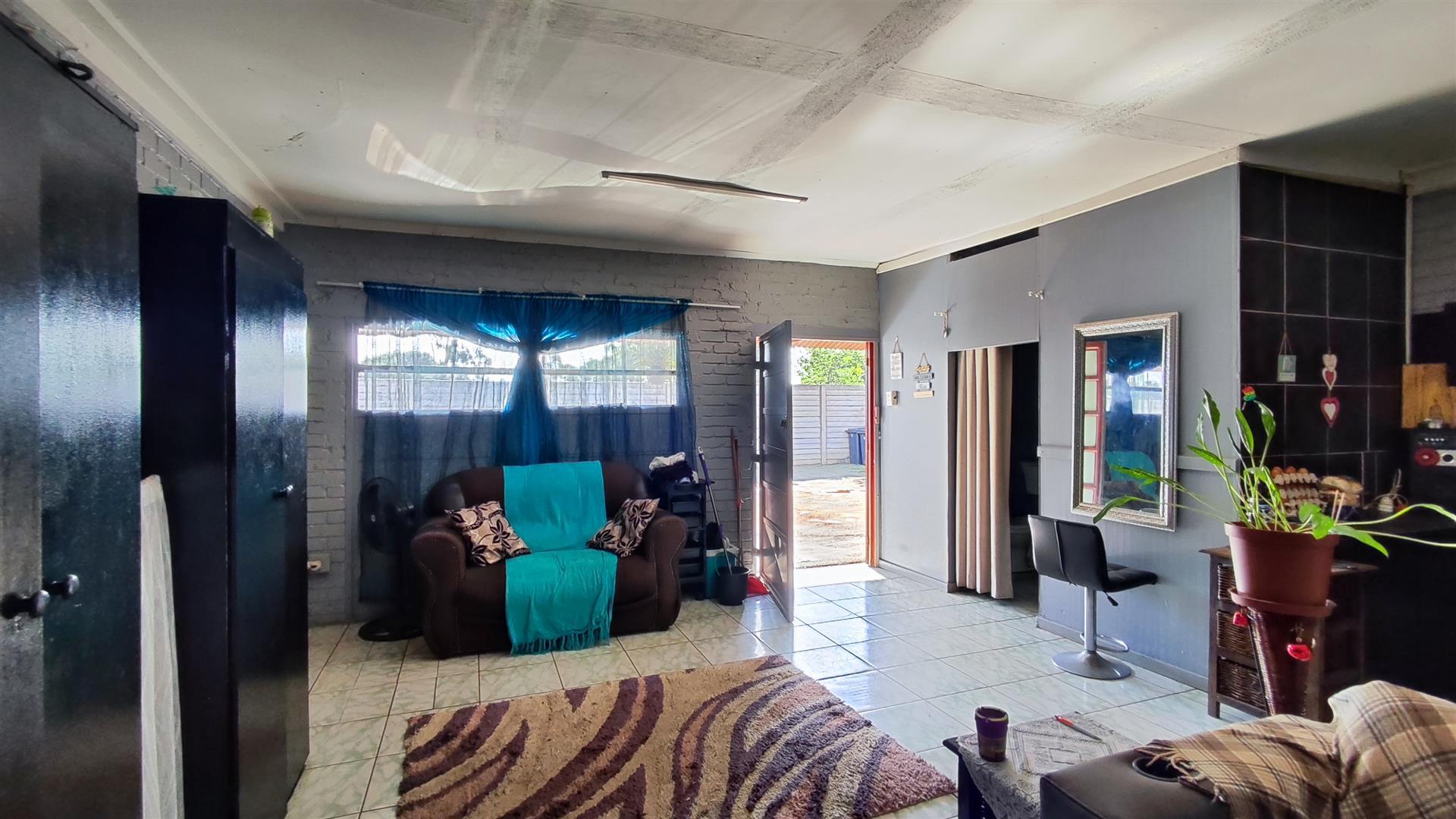 Lounges - 121 square meters of property in Springs